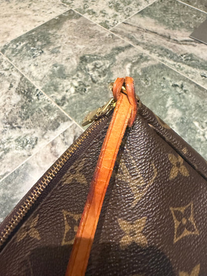 Louis Vuitton pochette accessories