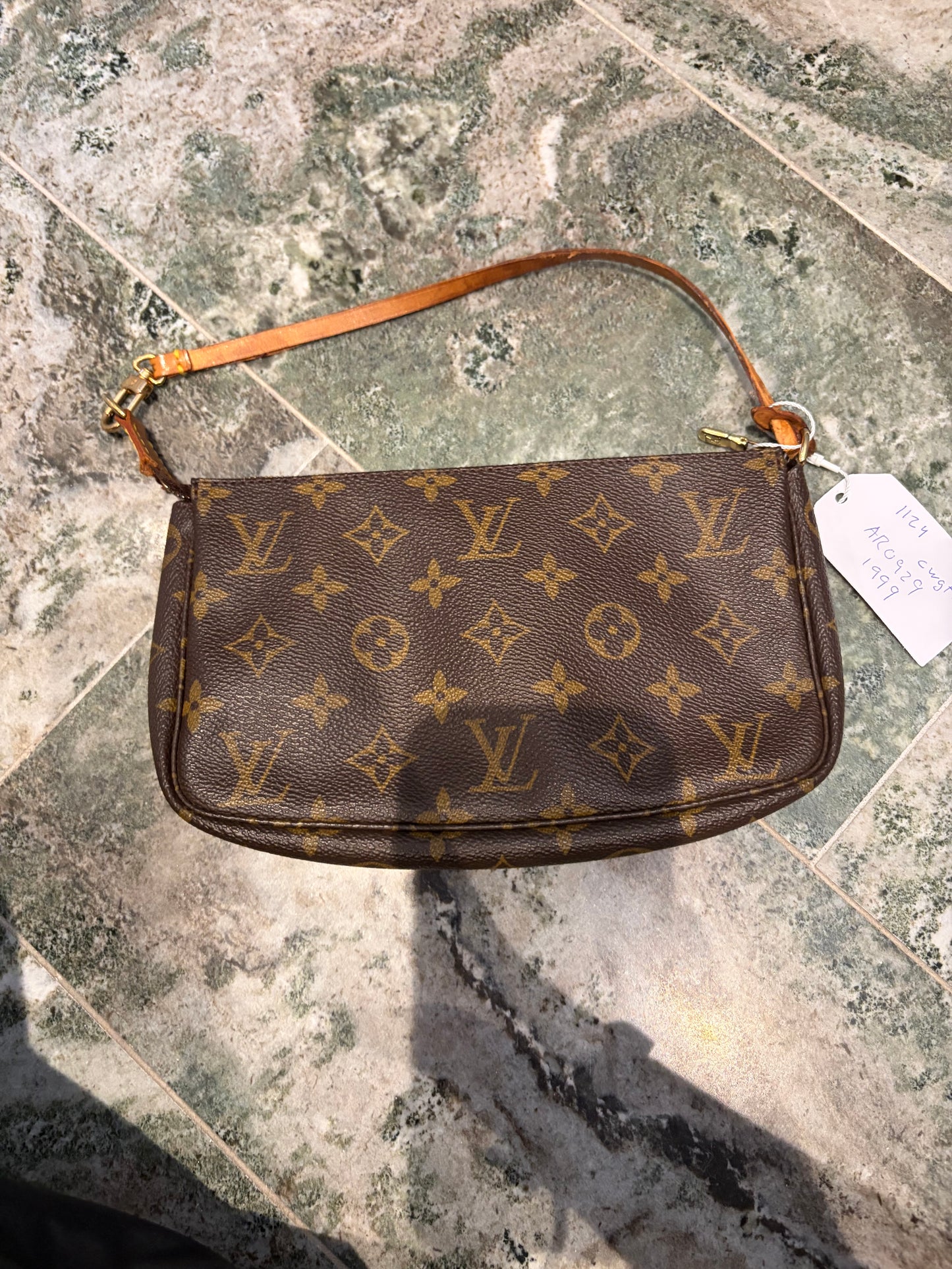 Louis Vuitton pochette accessories
