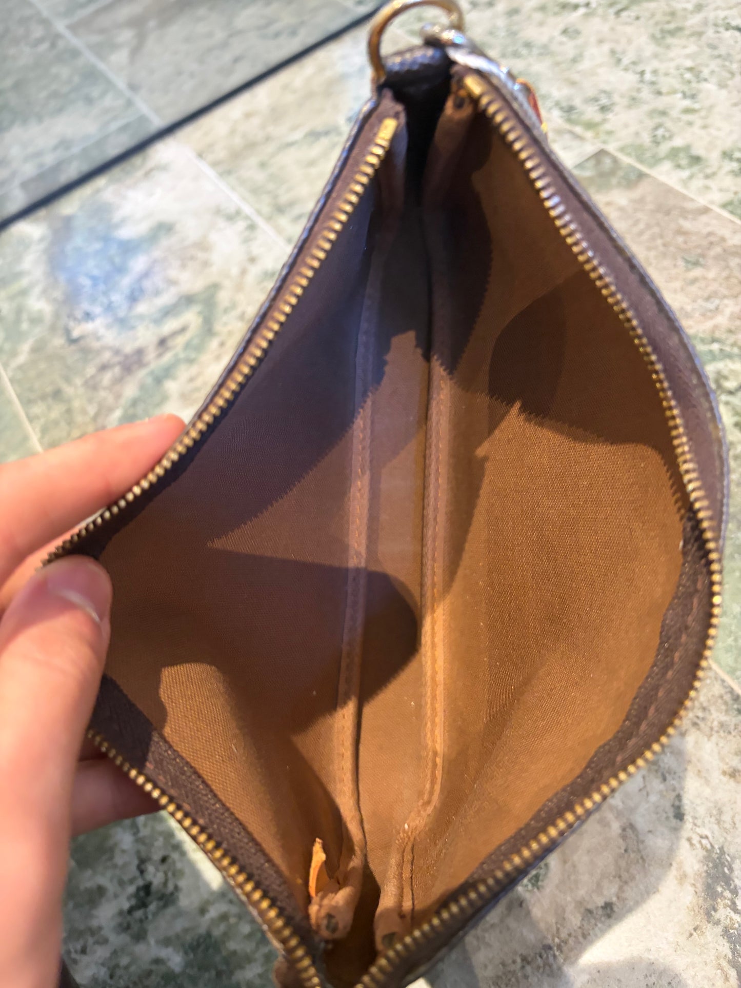 Louis Vuitton pochette accessories