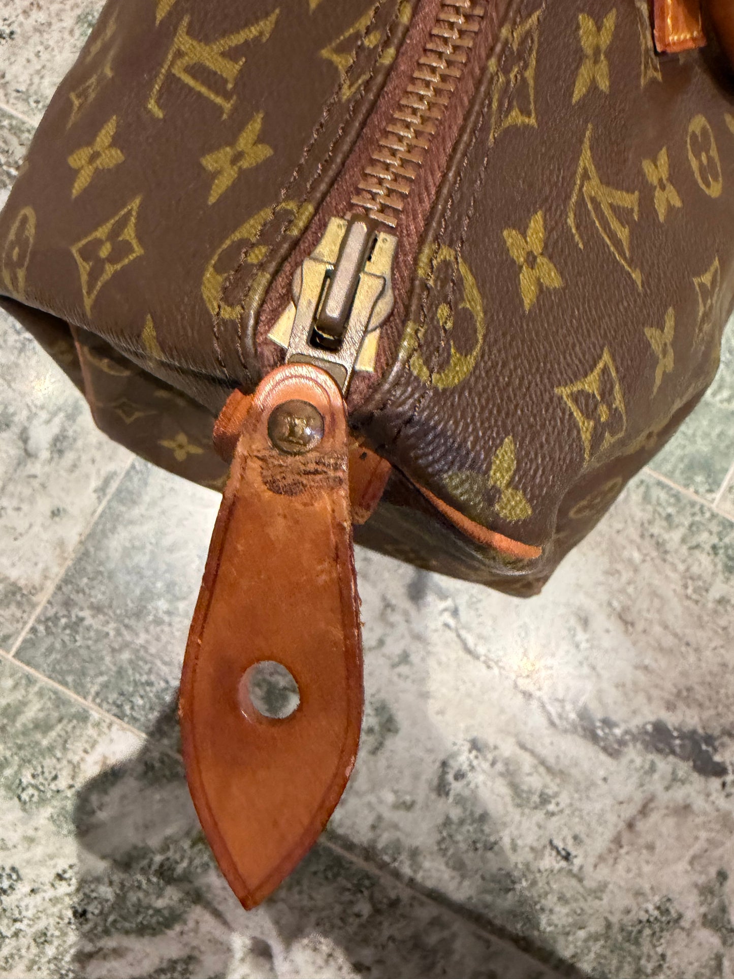 Louis Vuitton speedy 35