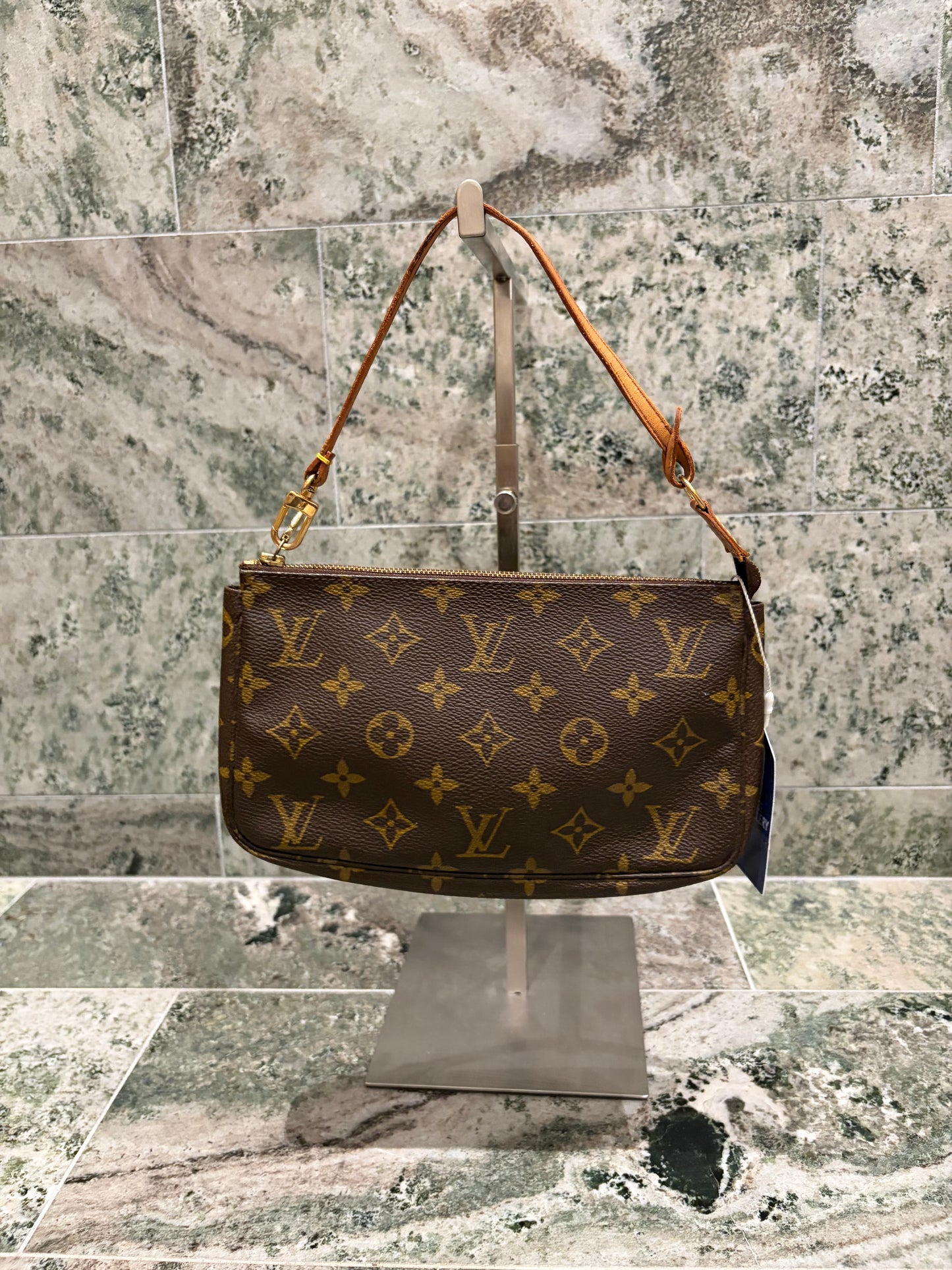 Louis Vuitton pochette accessories
