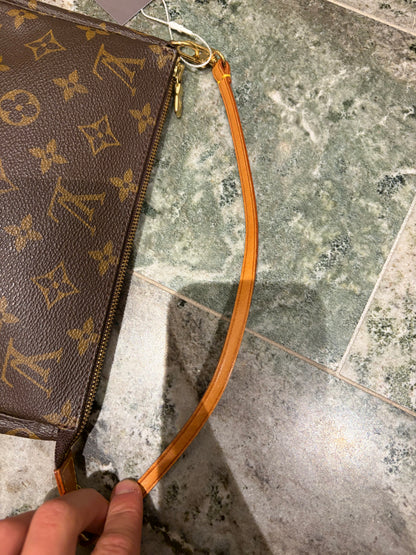Louis Vuitton pochette accessories