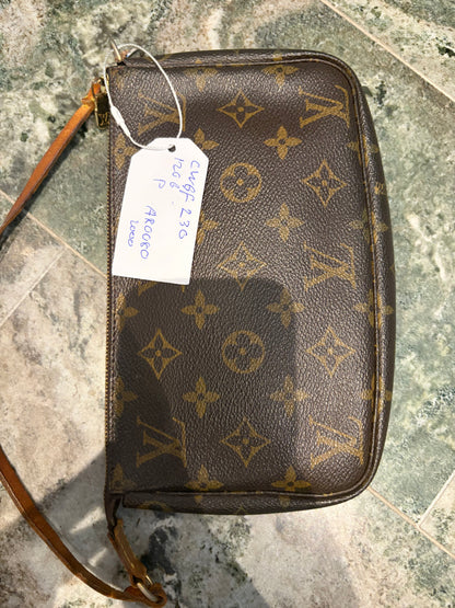 Louis Vuitton pochette accessories