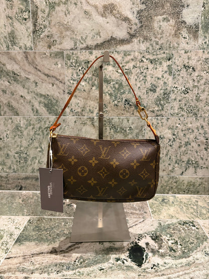Louis Vuitton pochette accessories