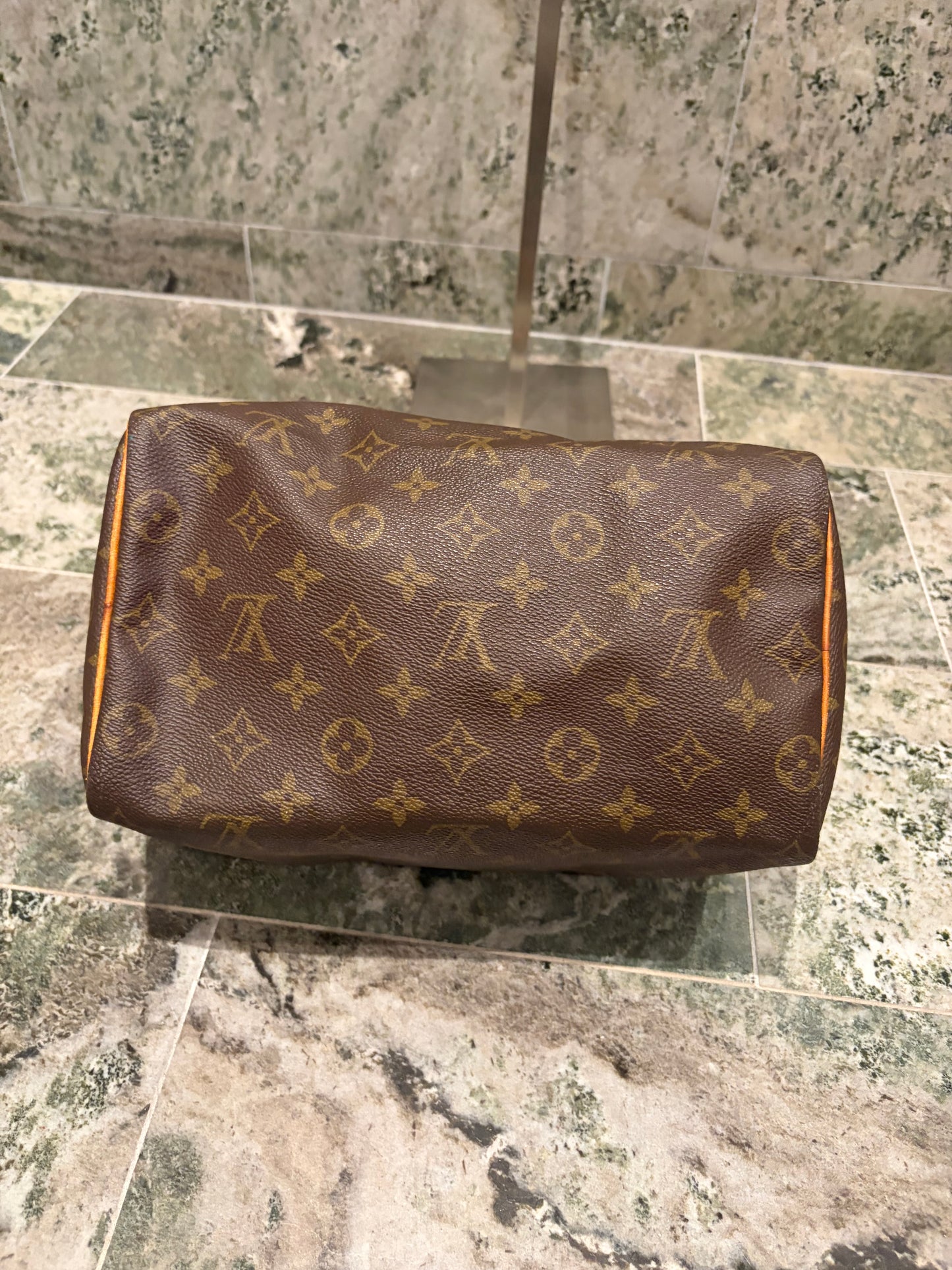 Louis Vuitton speedy 25