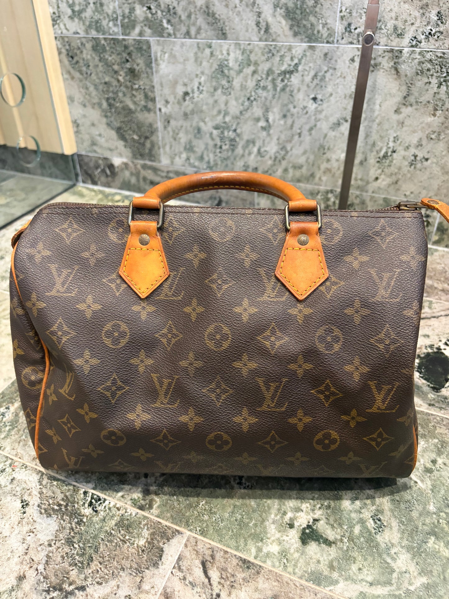 Louis Vuitton speedy 30