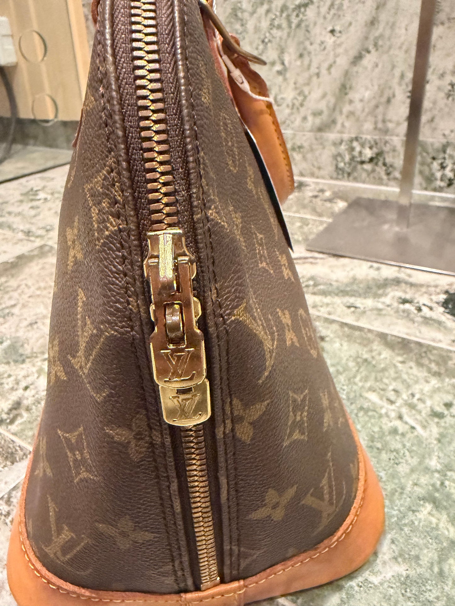 Louis Vuitton Alma PM