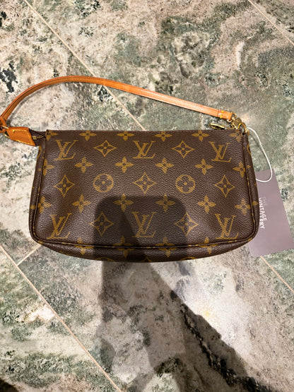 Louis Vuitton pochette accessories