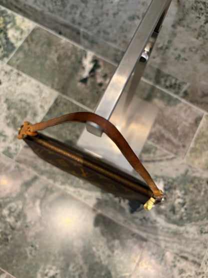 Louis Vuitton pochette accessories