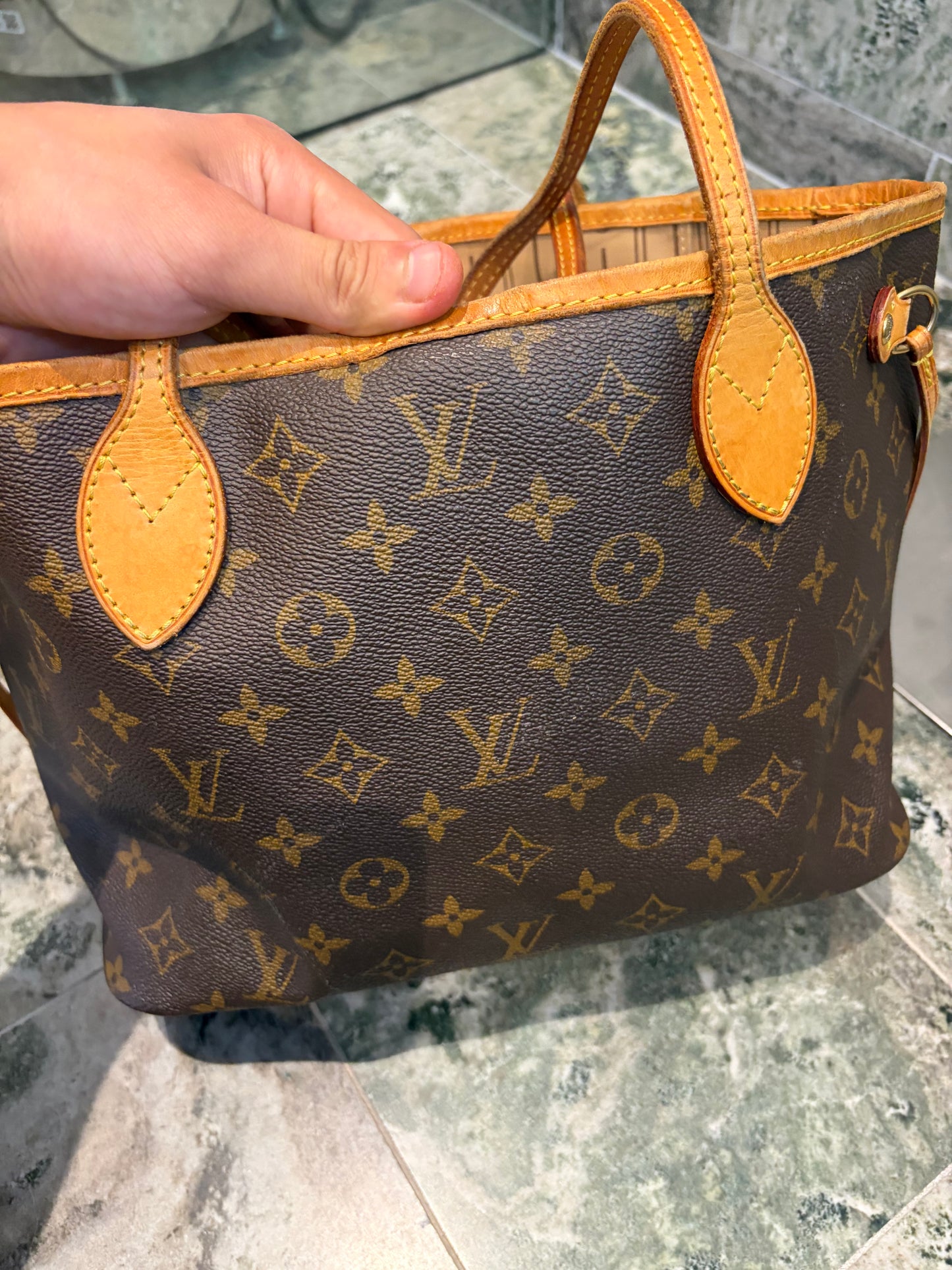 Louis Vuitton Neverfull PM