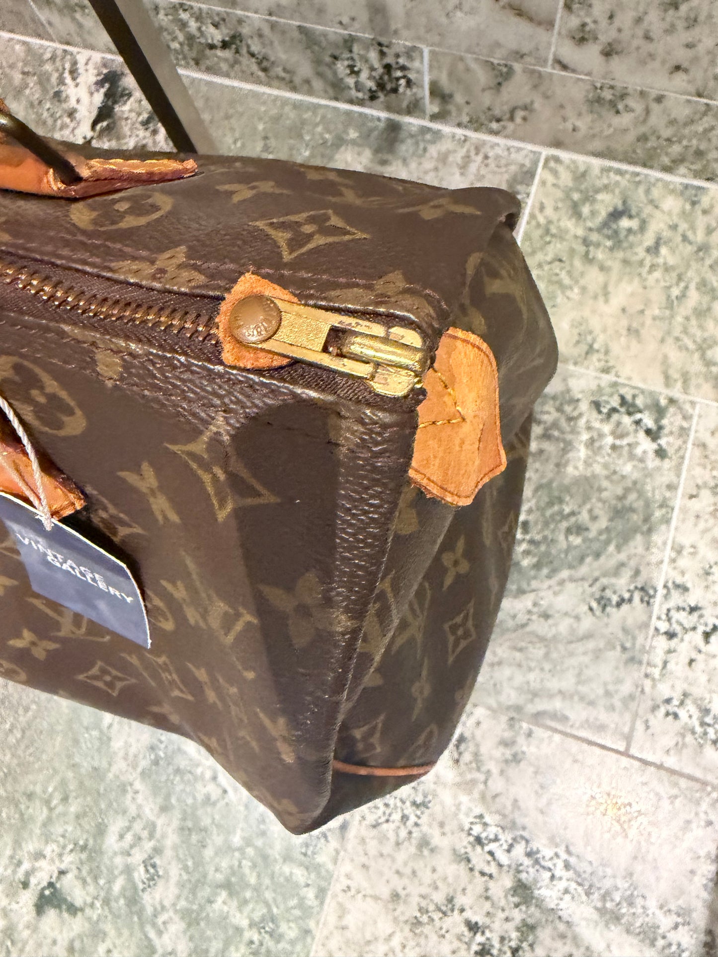 Louis Vuitton speedy 30