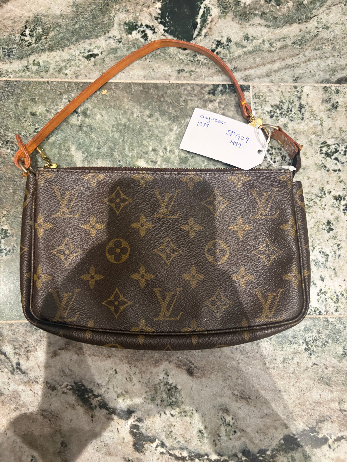 Louis Vuitton pochette accessories