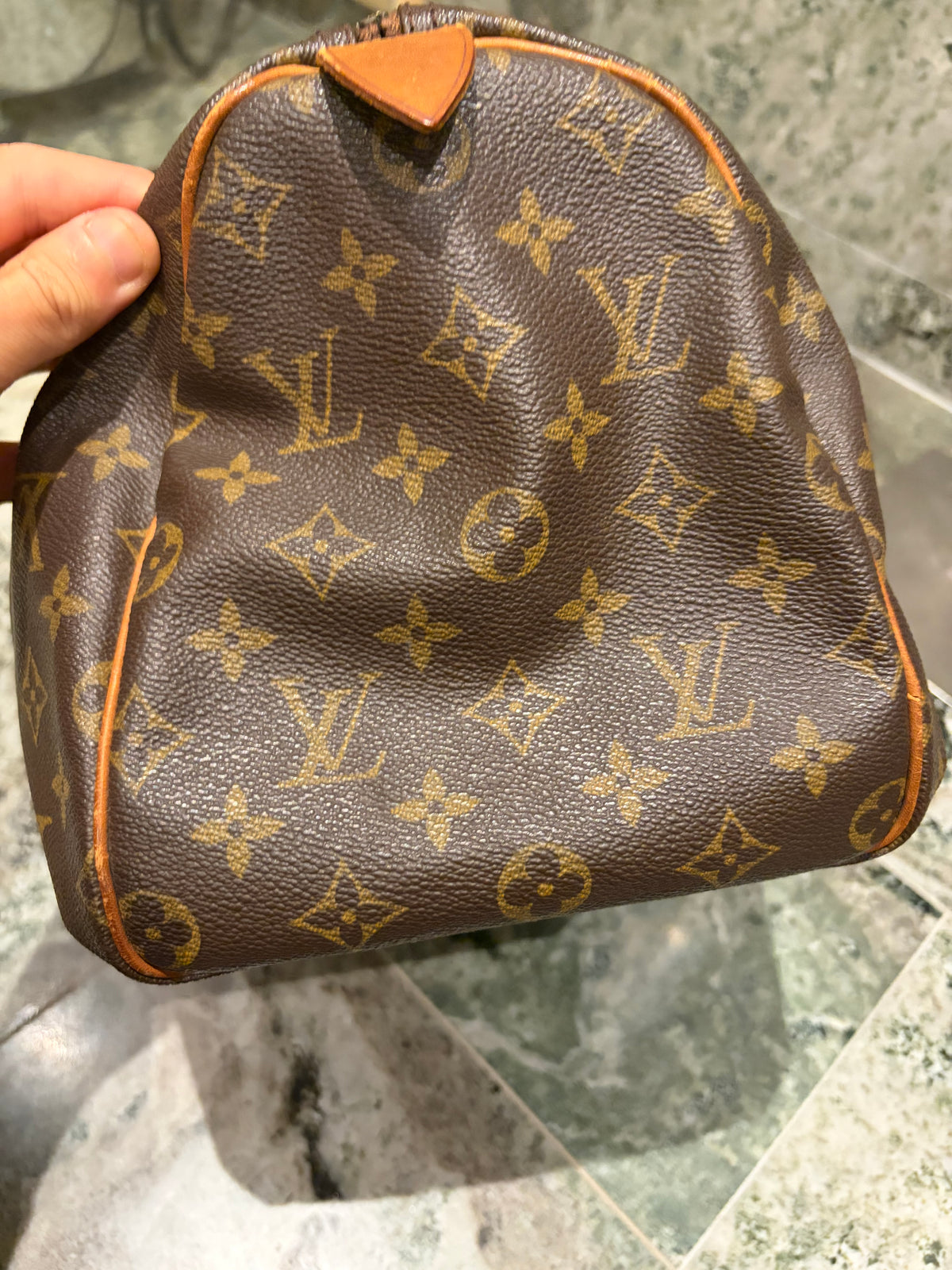 Louis Vuitton speedy 30
