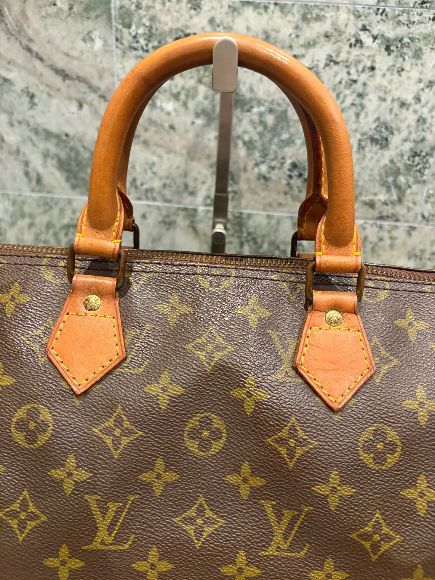 Louis Vuitton speedy 35