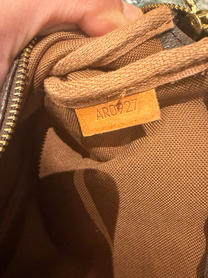 Louis Vuitton pochette accessories