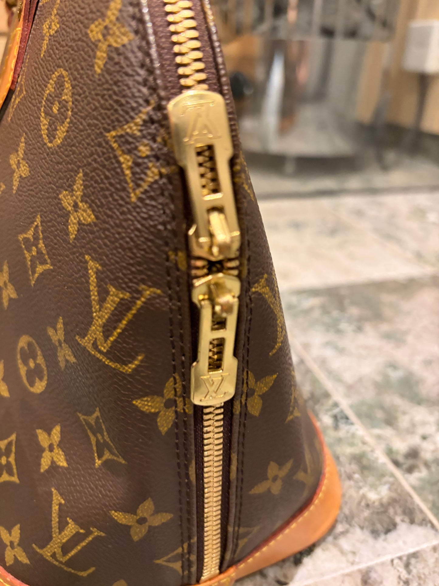 Louis Vuitton Alma PM