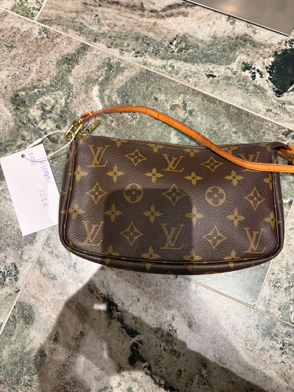 Louis Vuitton pochette accessories