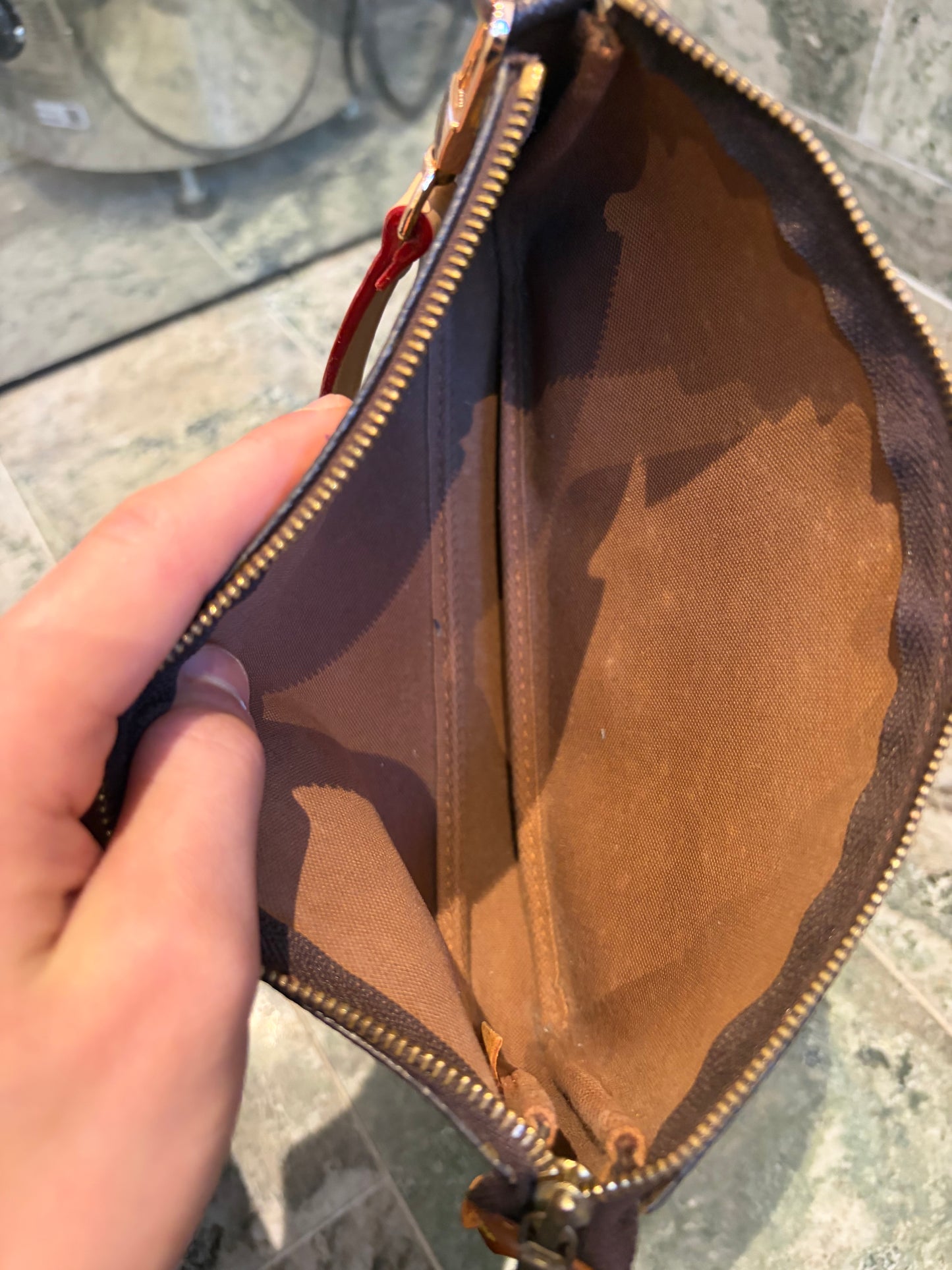Louis Vuitton pochette accessories