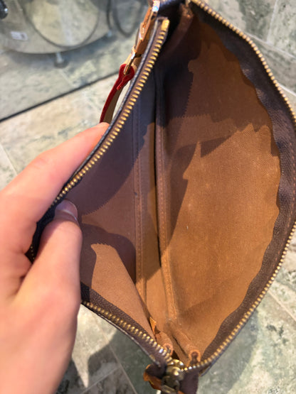 Louis Vuitton pochette accessories