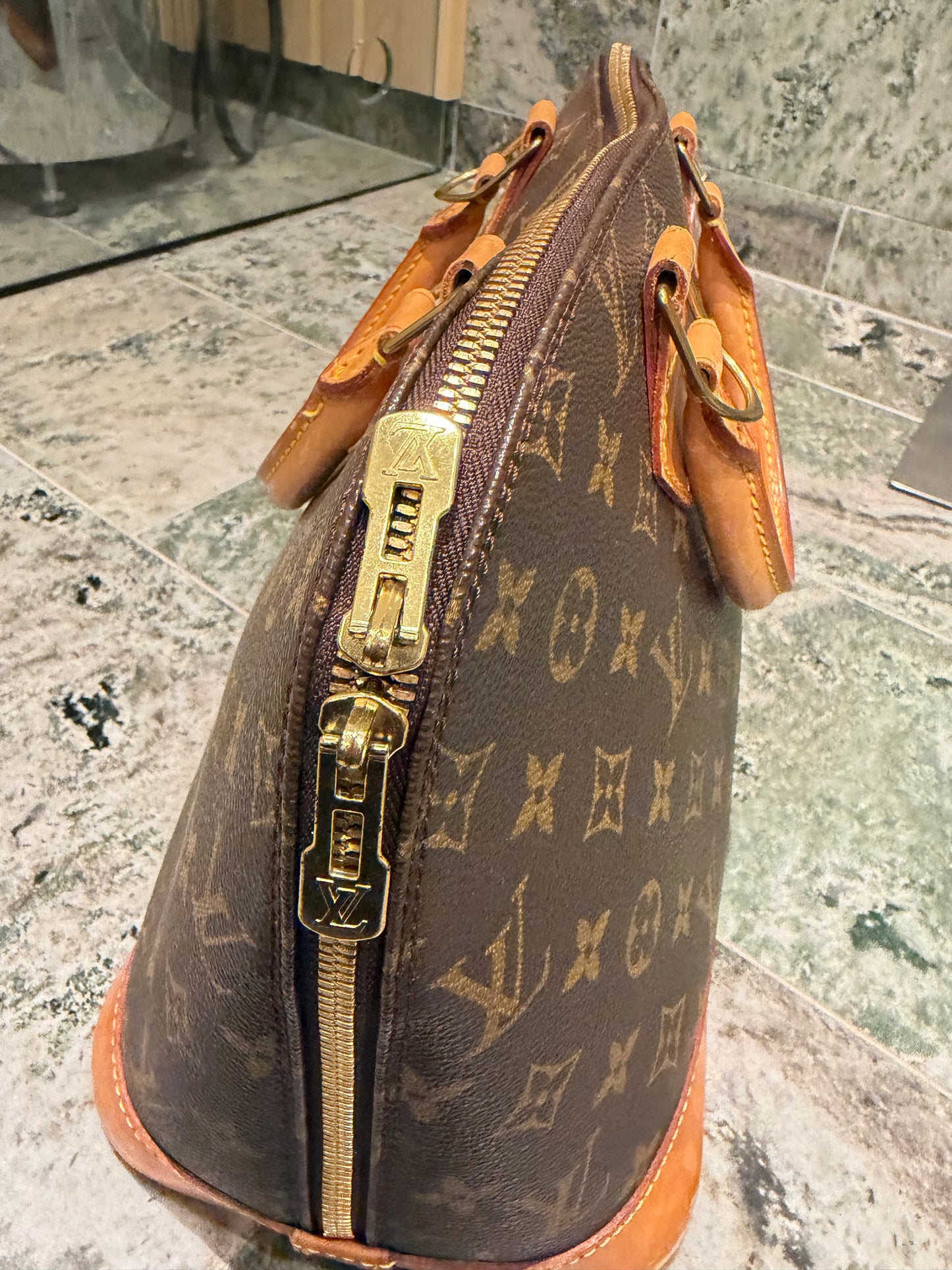 Louis Vuitton Alma PM