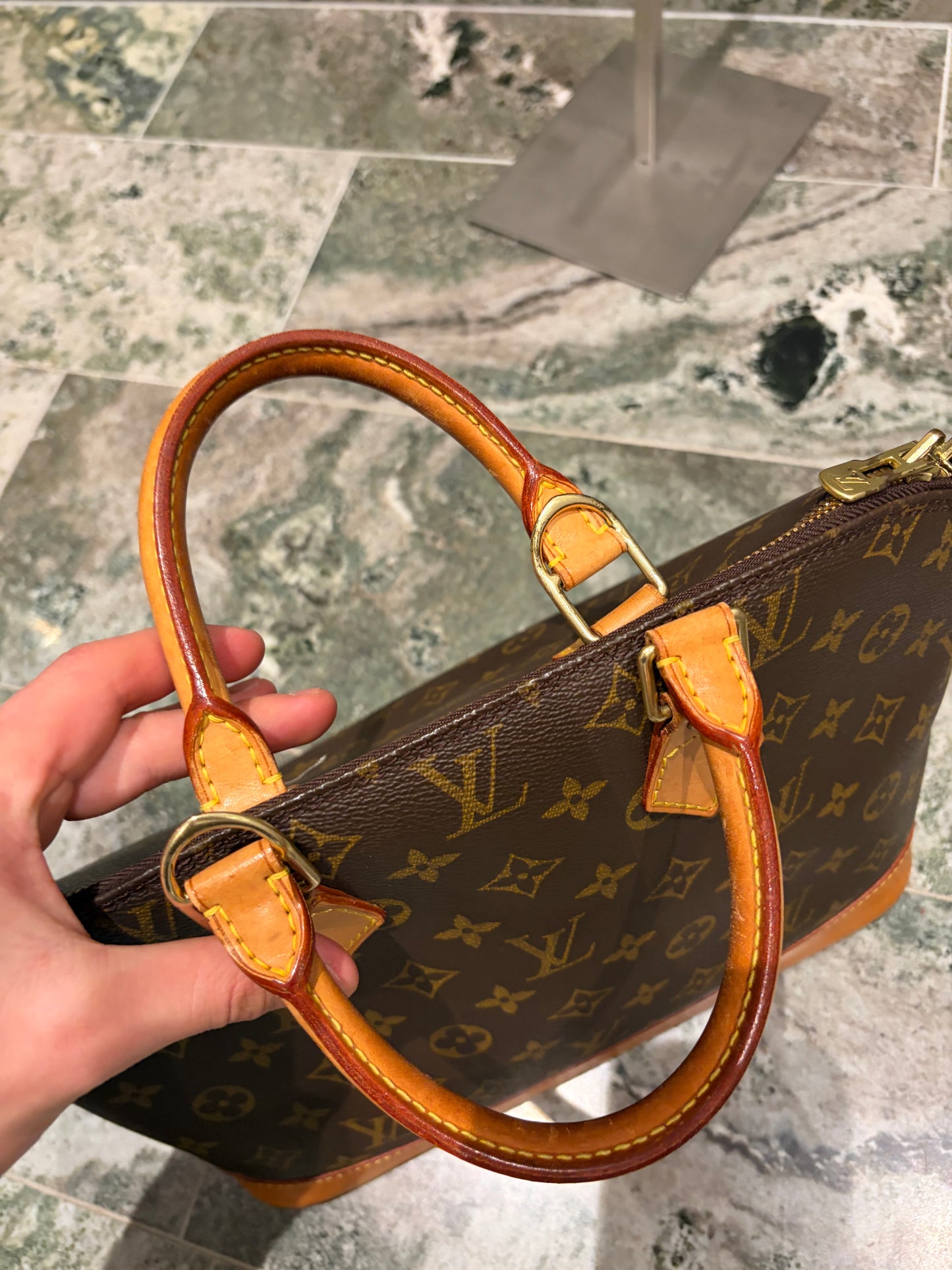 Louis Vuitton Alma PM
