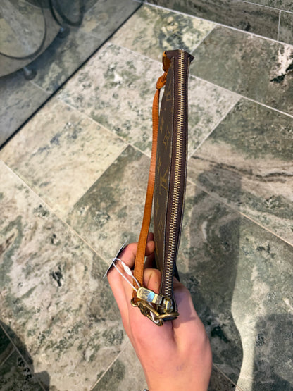Louis Vuitton pochette accessories