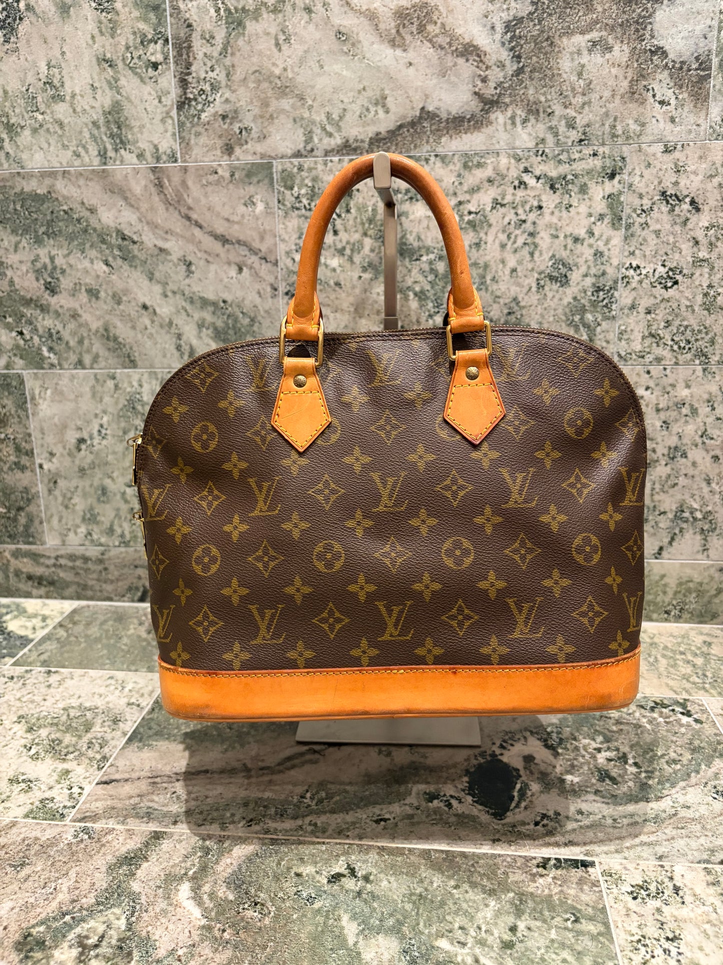 Louis Vuitton Alma PM