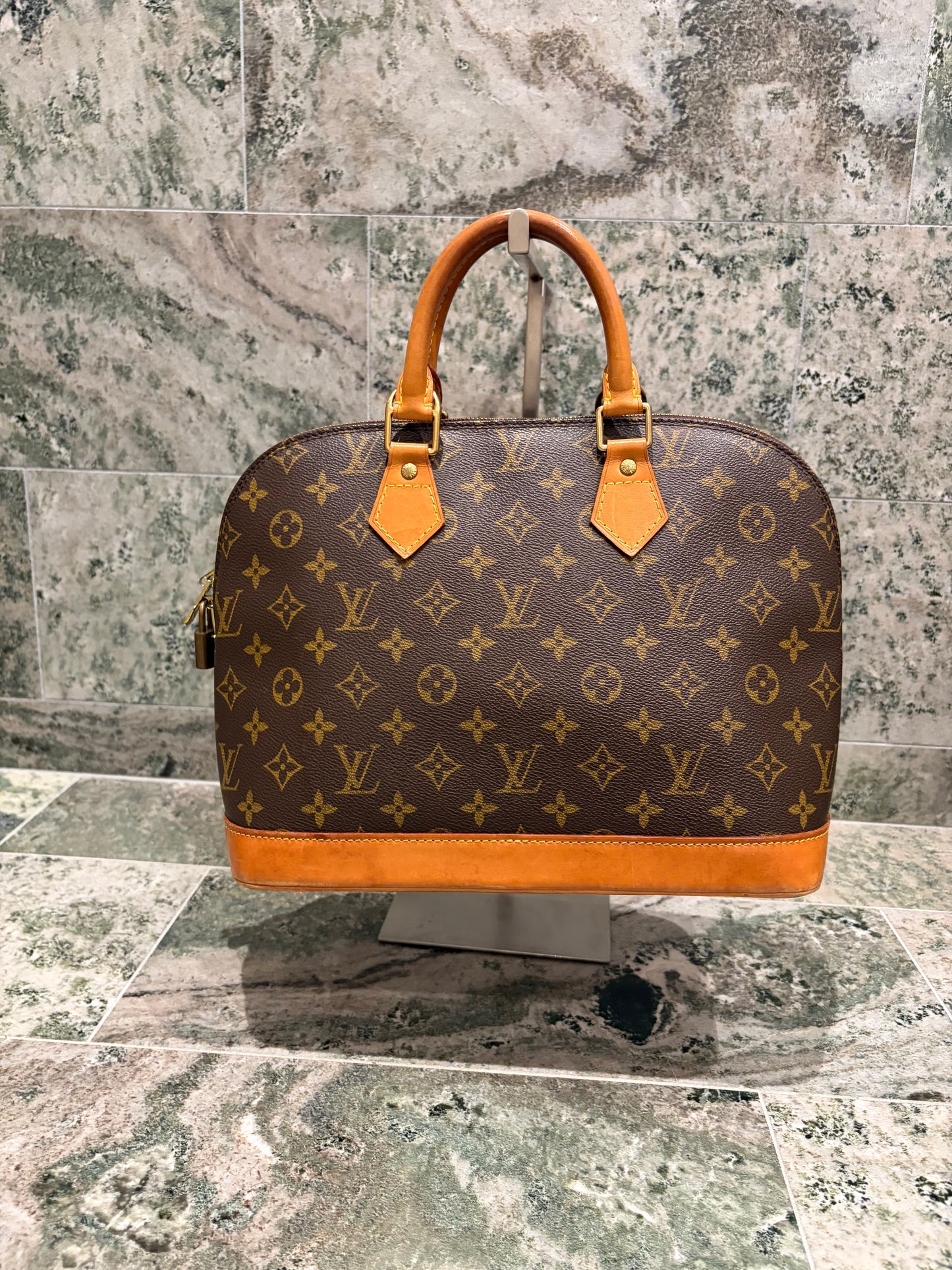 Louis Vuitton Alma PM