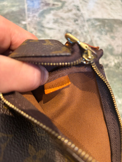 Louis Vuitton pochette accessories