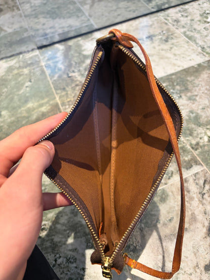 Louis Vuitton pochette accessories