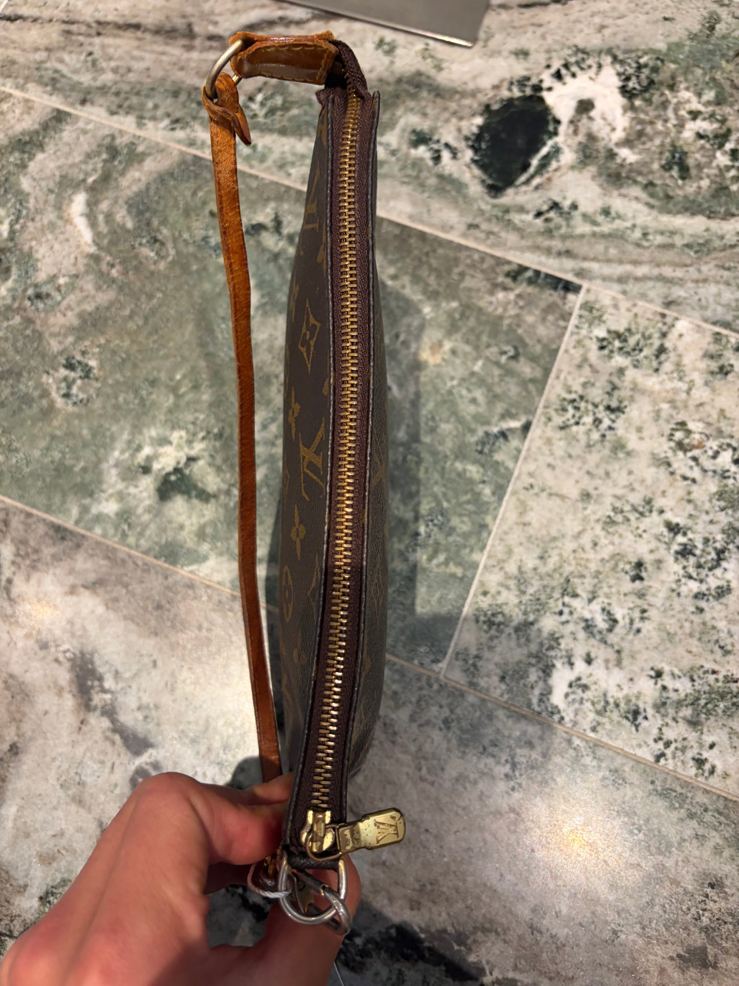 Louis Vuitton pochette accessories