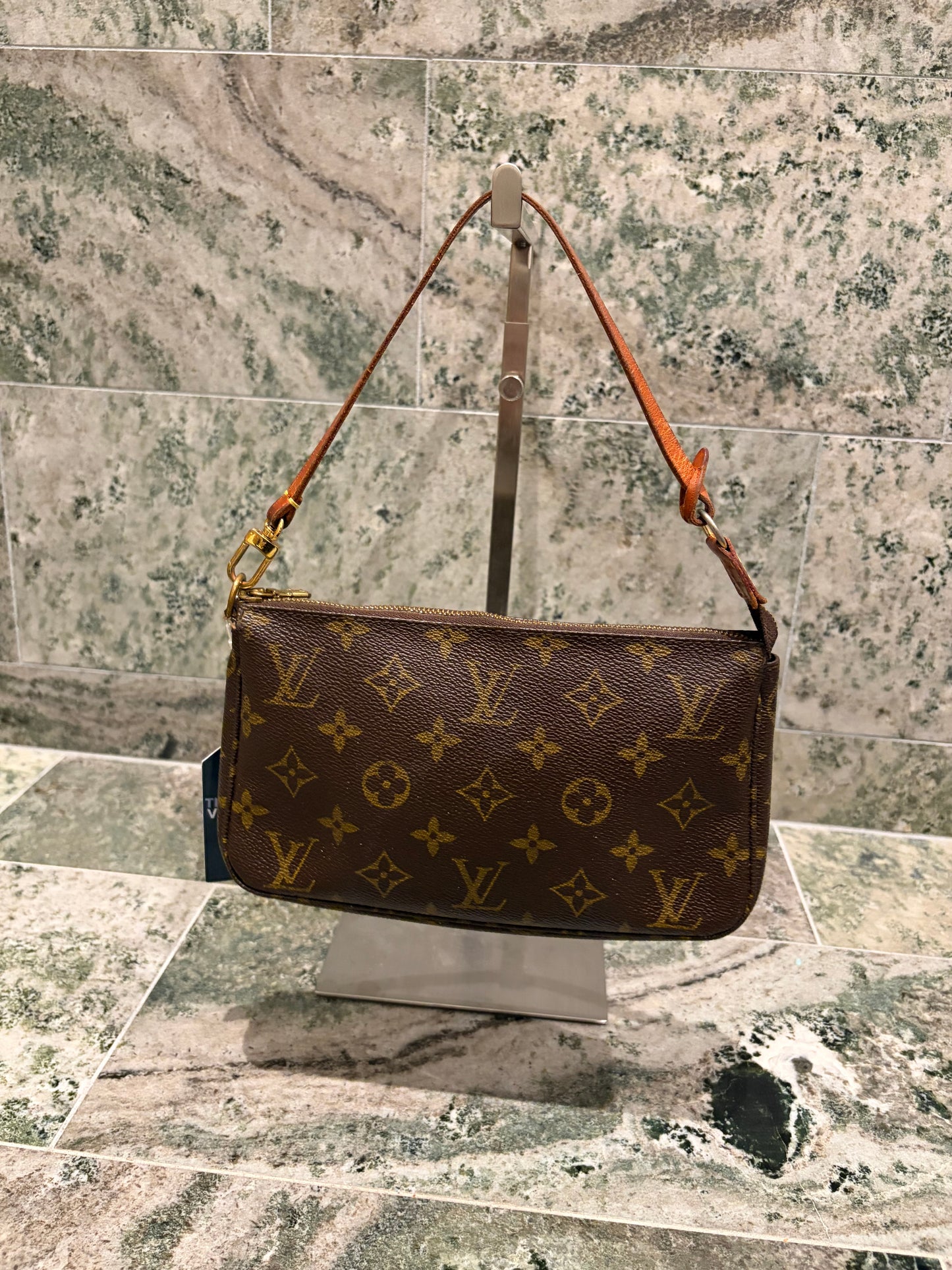 Louis Vuitton pochette accessories