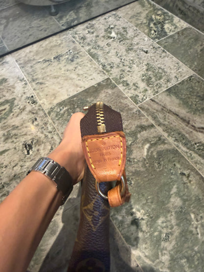 Louis Vuitton pochette accessories