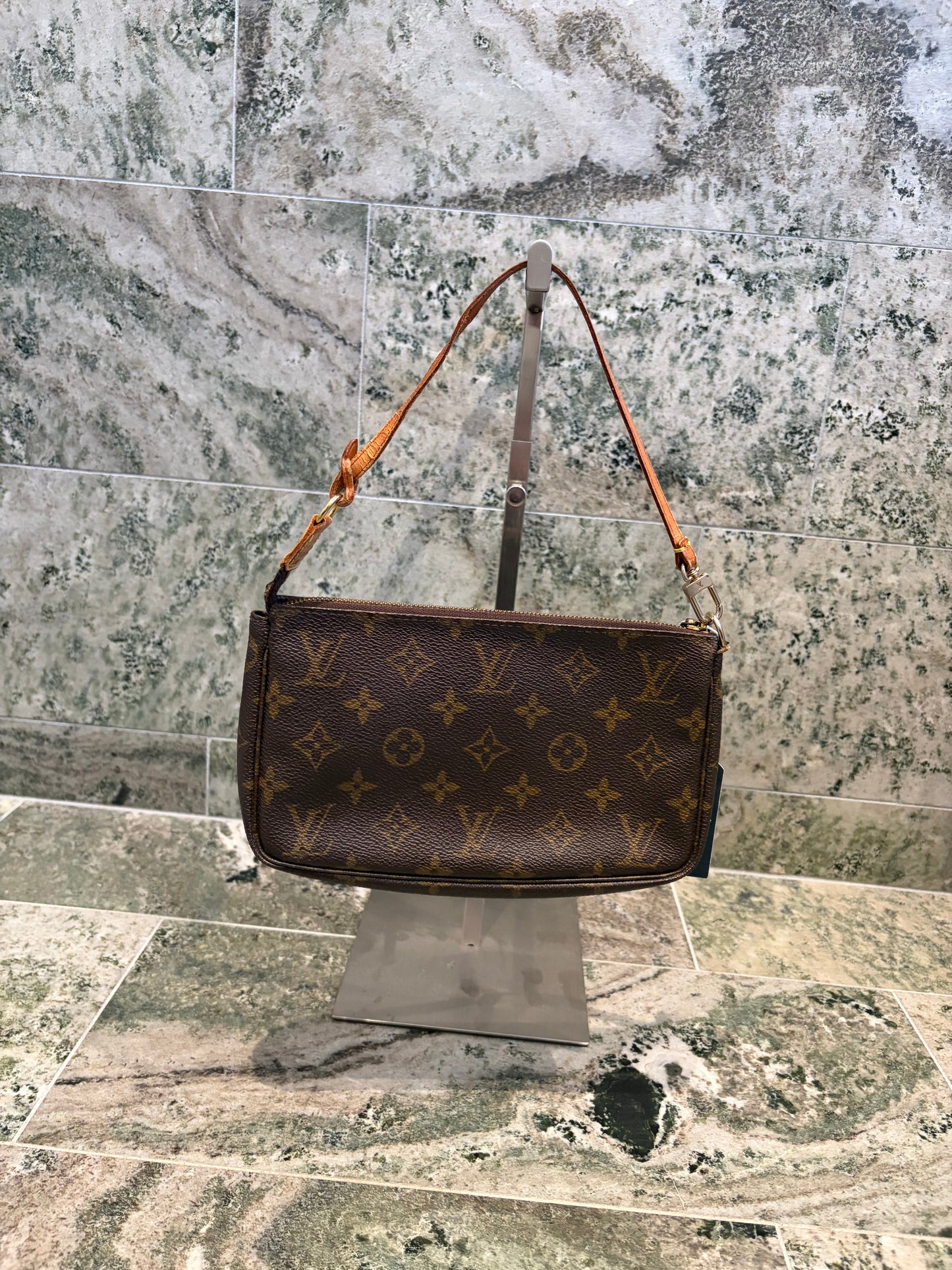 Louis Vuitton pochette accessories