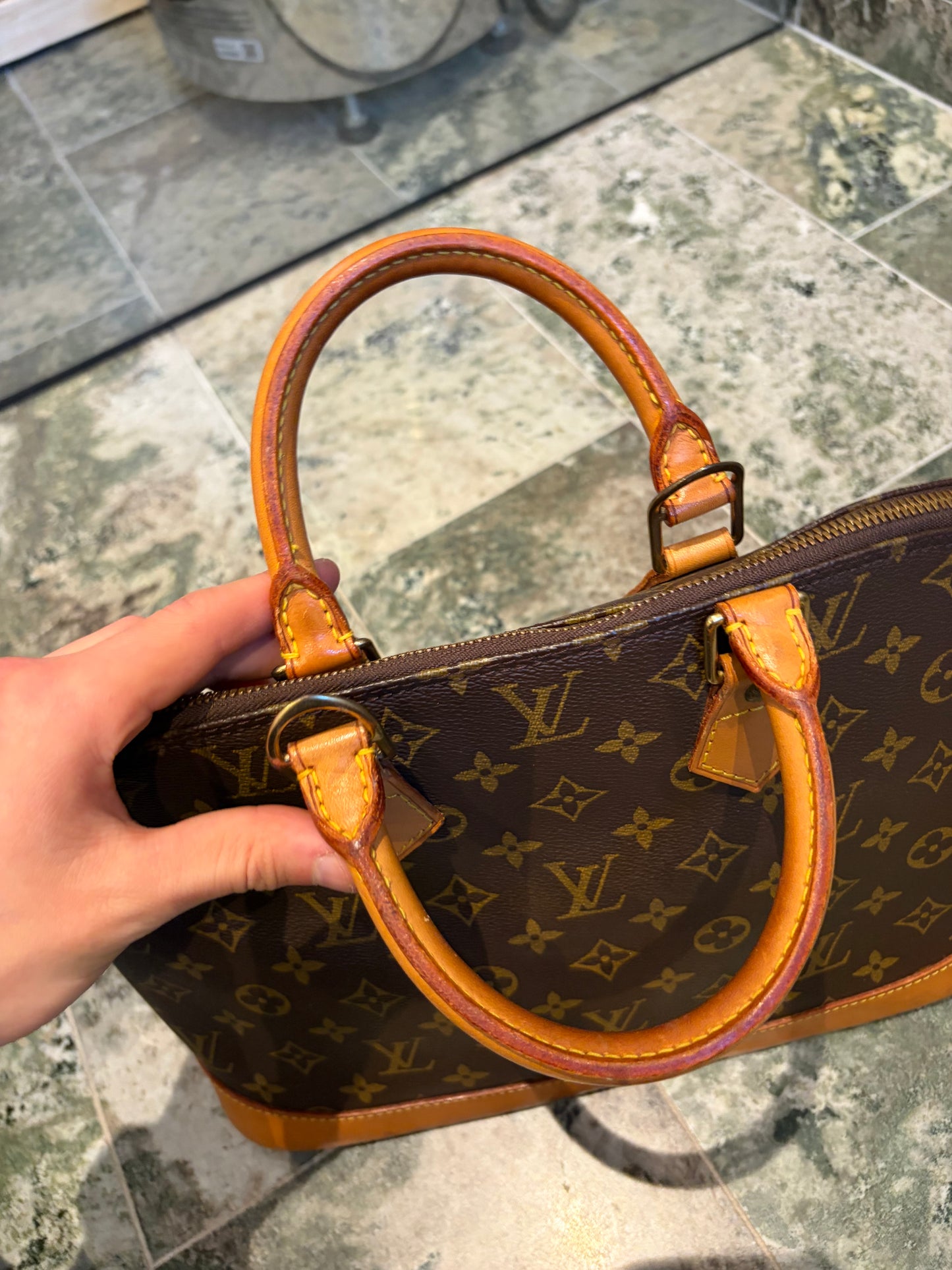 Louis Vuitton Alma PM