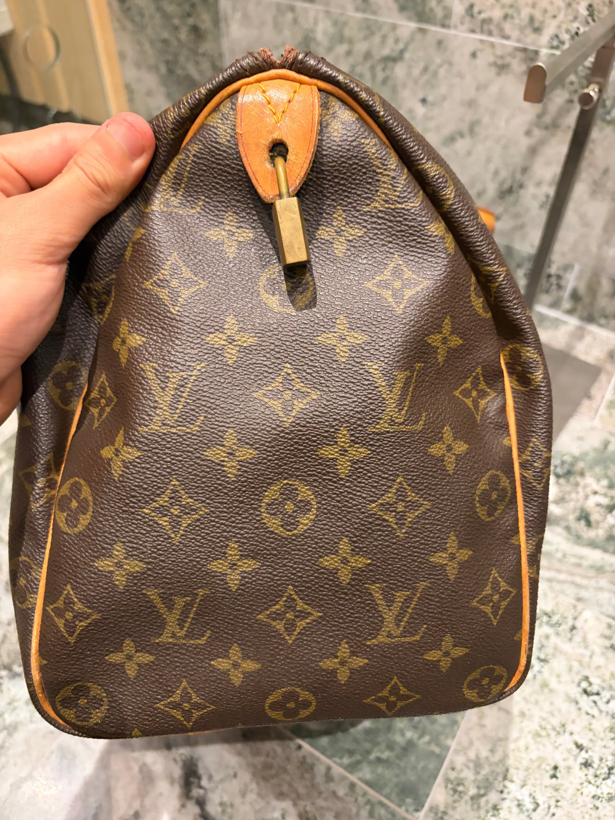Louis Vuitton speedy 40