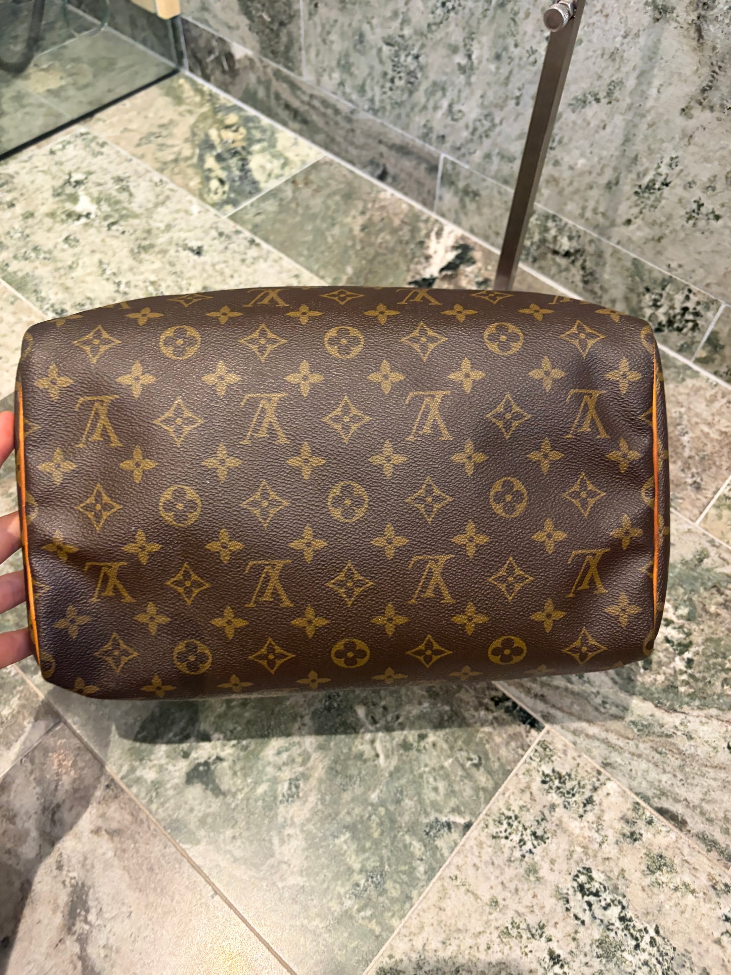 Louis Vuitton speedy 30