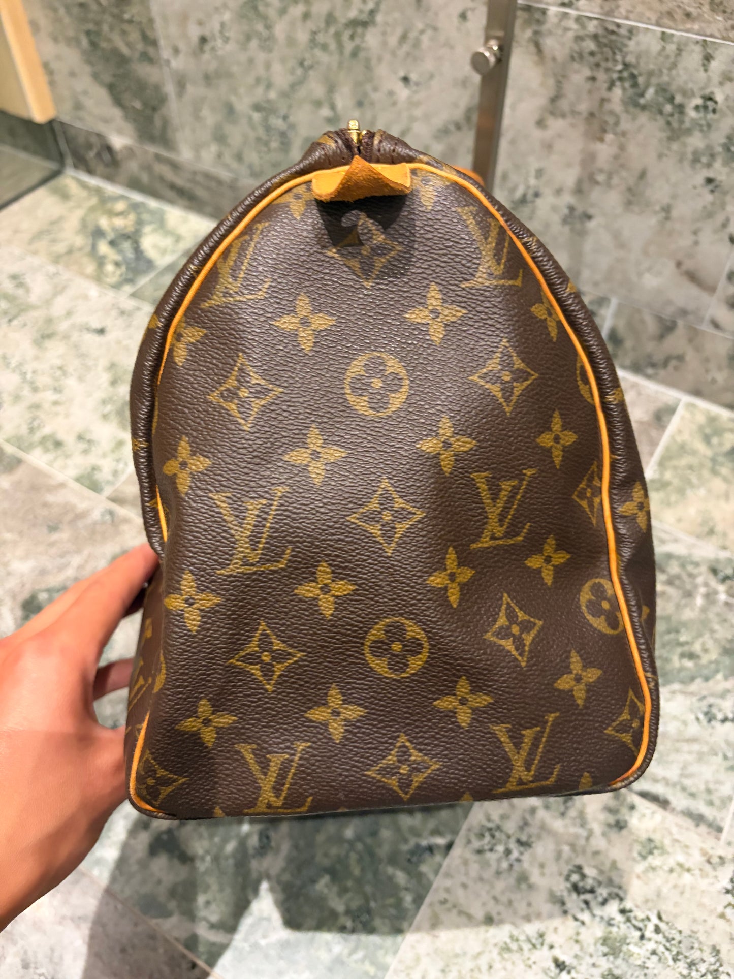 Louis Vuitton speedy 30