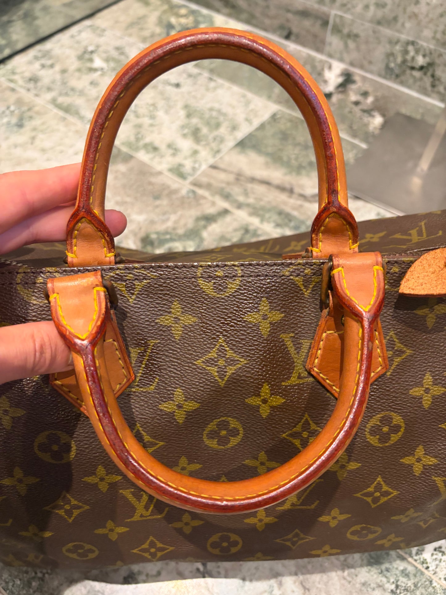 Louis Vuitton speedy 35