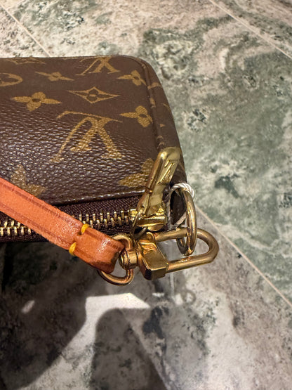 Louis Vuitton pochette accessories