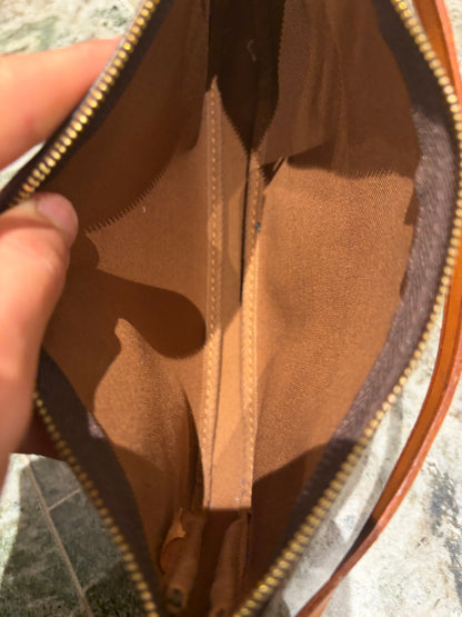 Louis Vuitton pochette accessories
