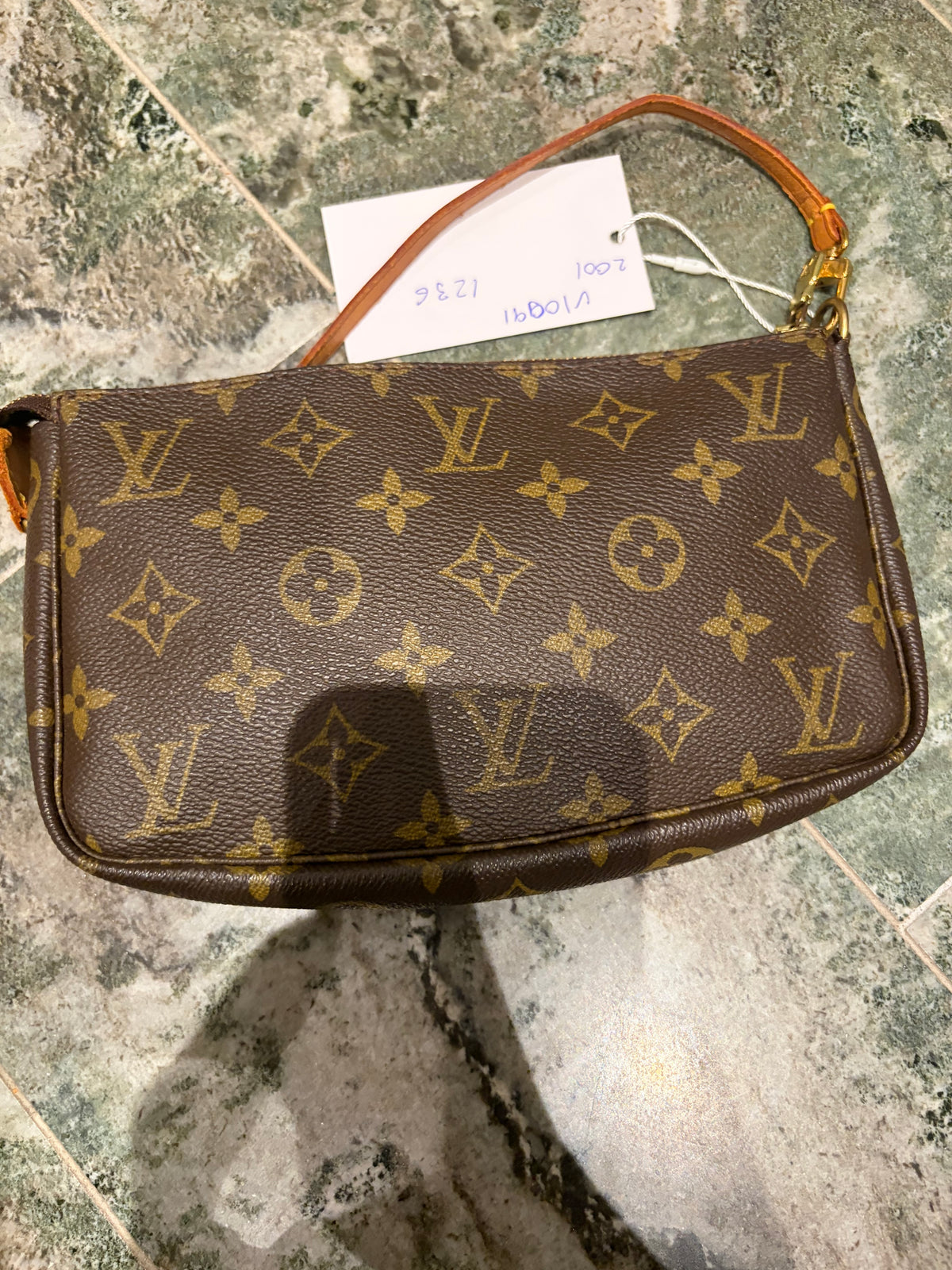 Louis Vuitton pochette accessories
