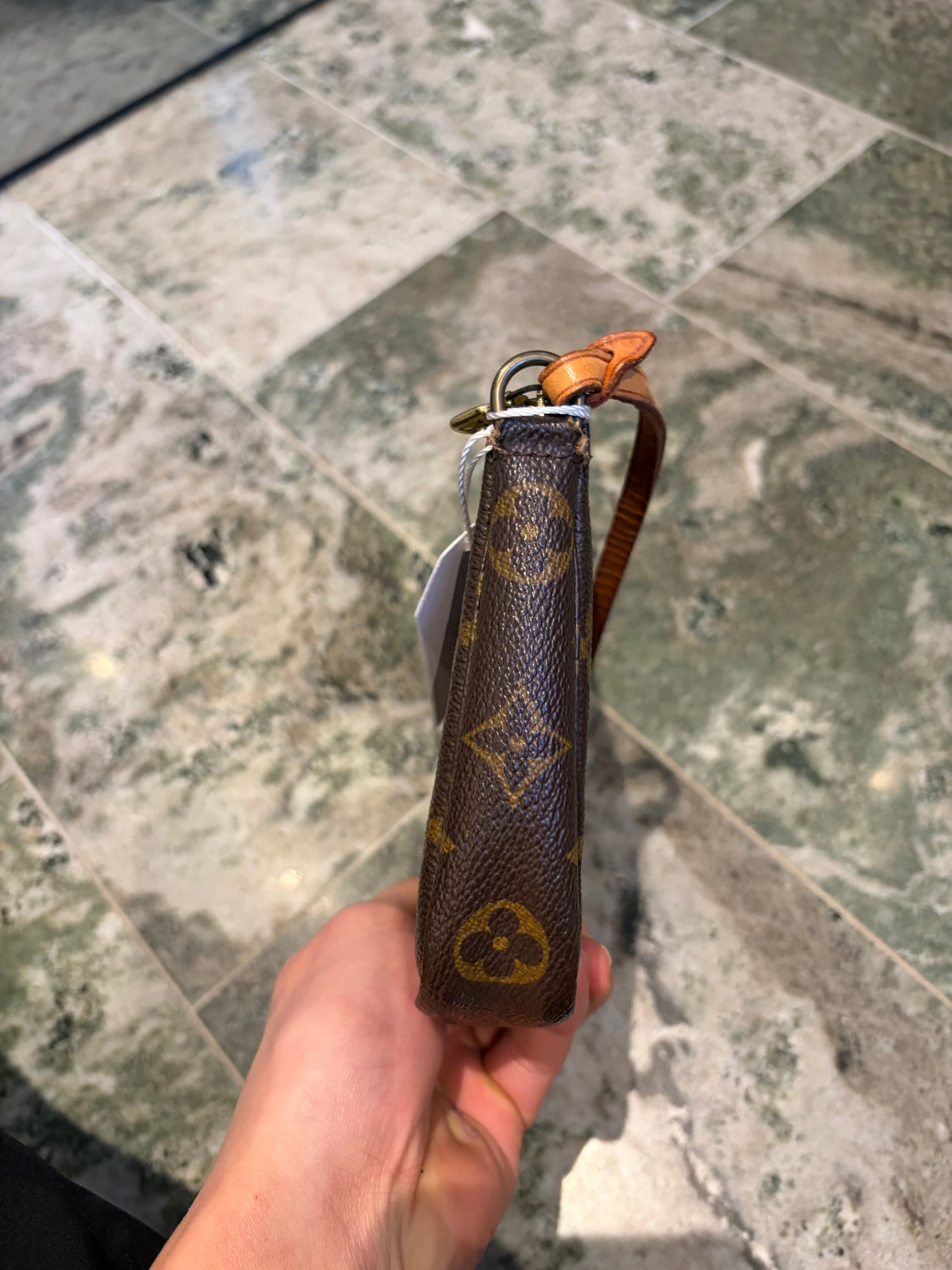 Louis Vuitton pochette accessories