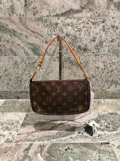 Louis Vuitton pochette accessories