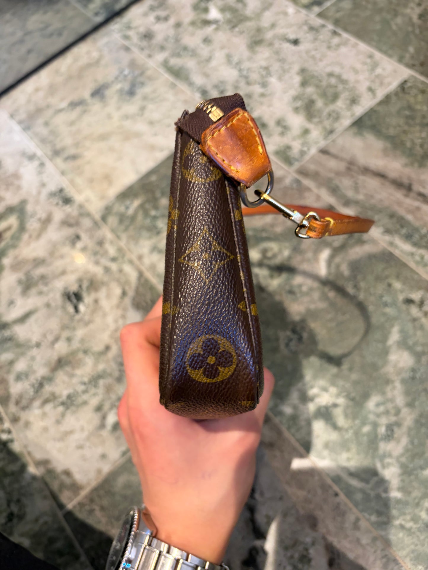 Louis Vuitton pochette accessories