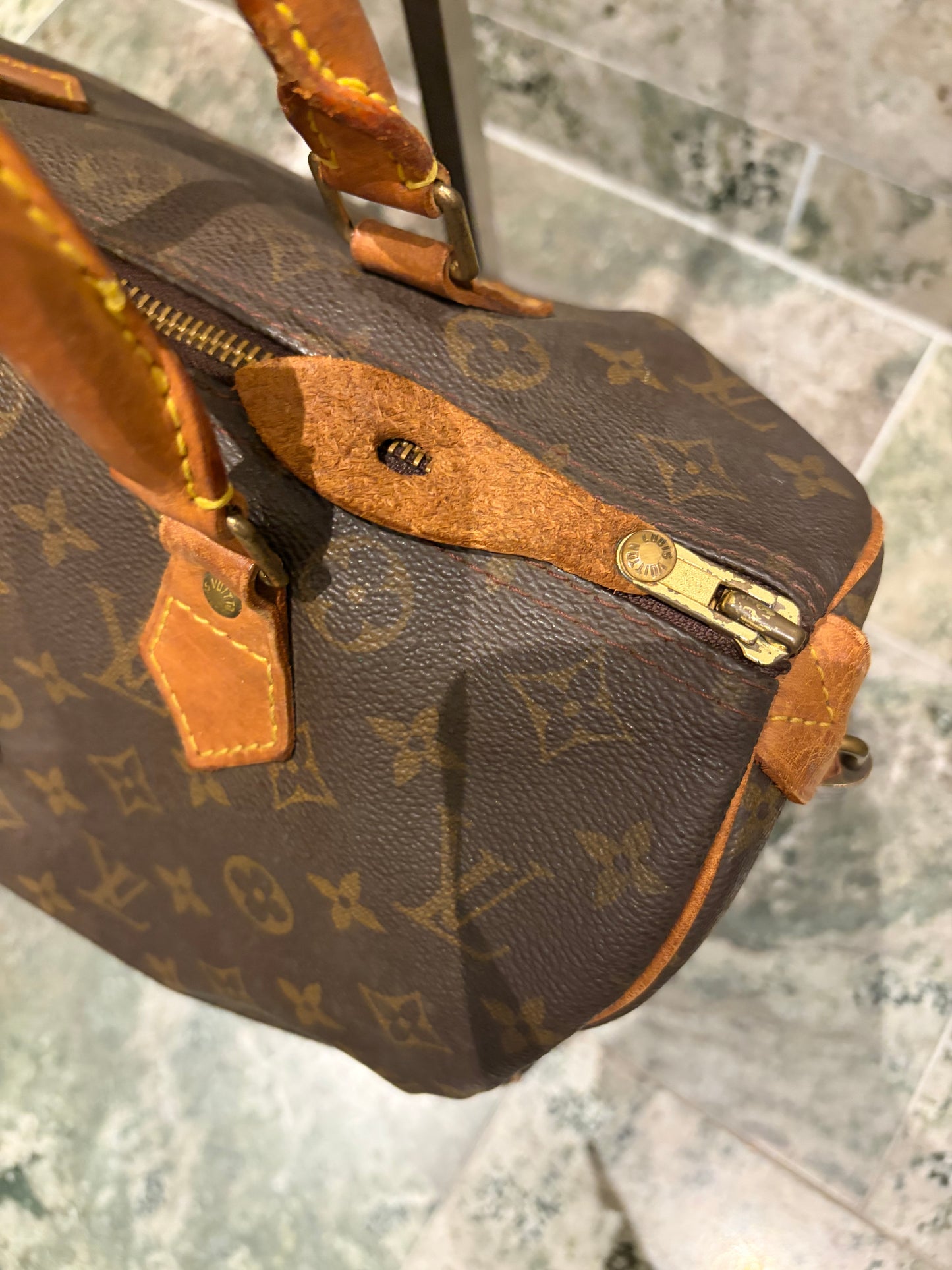 Louis Vuitton speedy 30