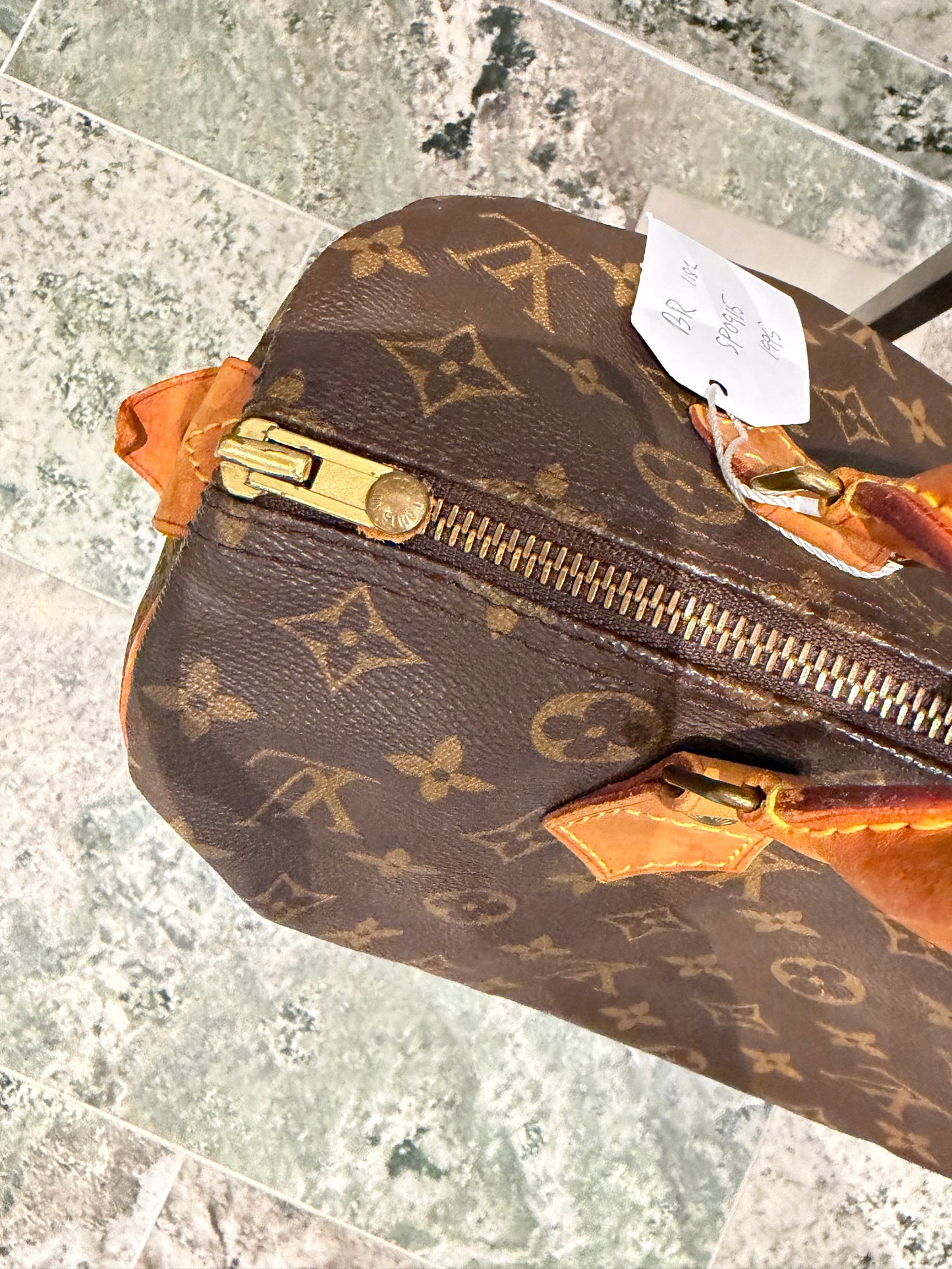 Louis Vuitton speedy 30