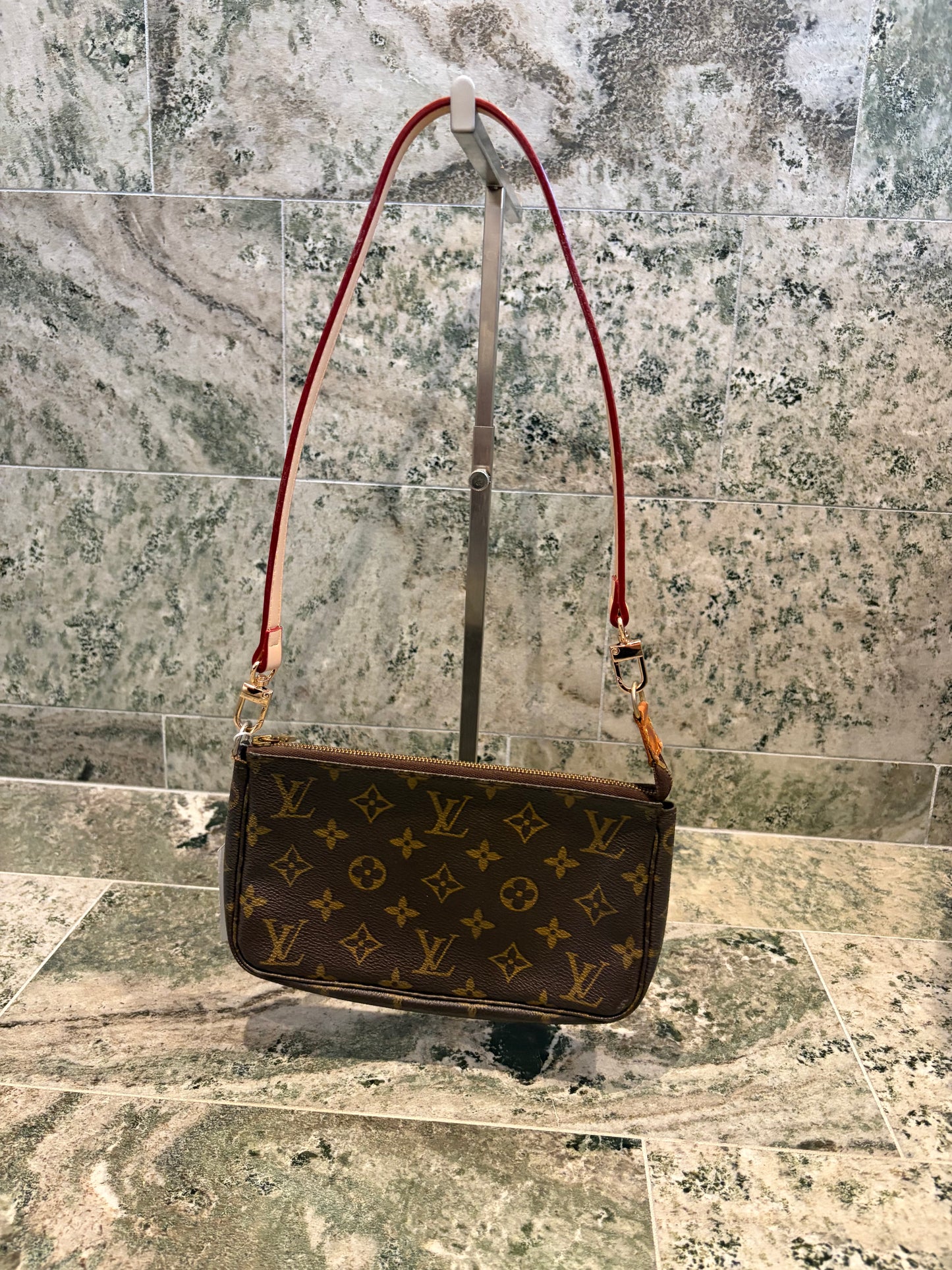 Louis Vuitton pochette accessories