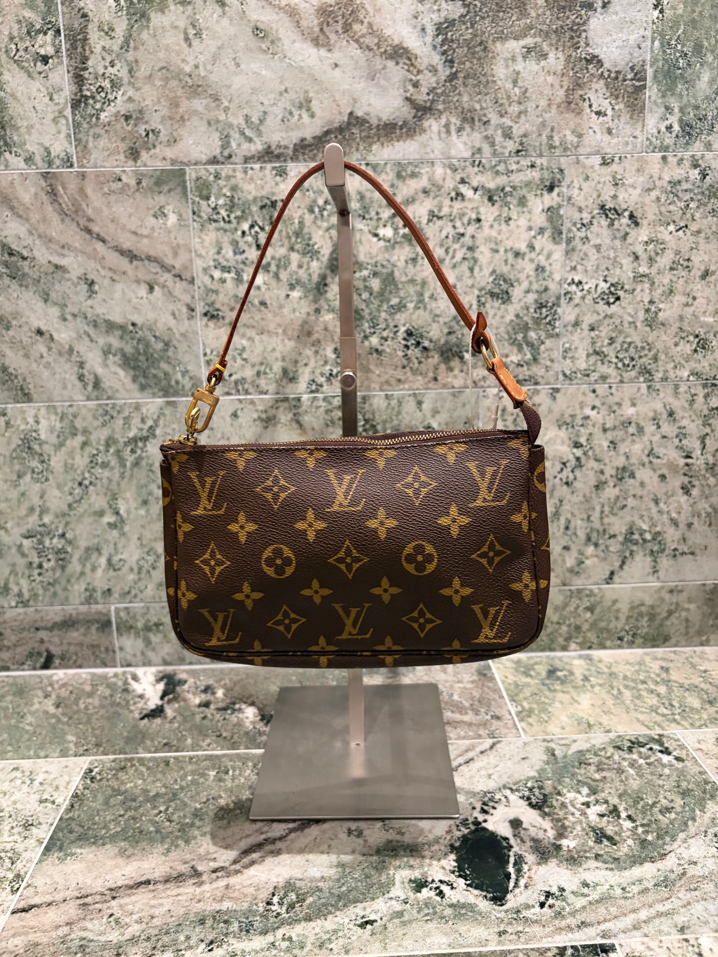 Louis Vuitton pochette accessories