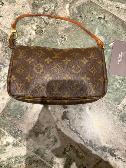 Louis Vuitton pochette accessories